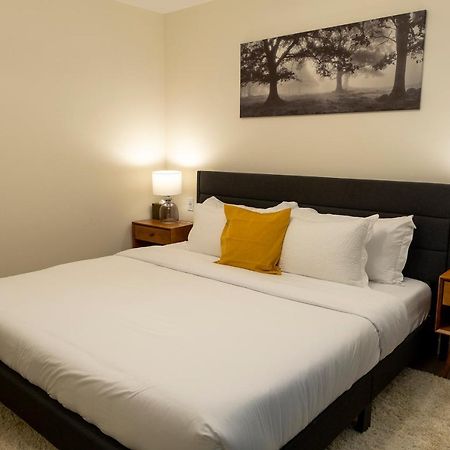 The Francis Boutique Inn Уклуелет Екстериор снимка